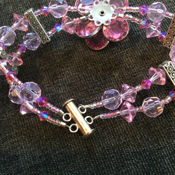 Hand beaded artisan bracelet - Picture 9 of 13